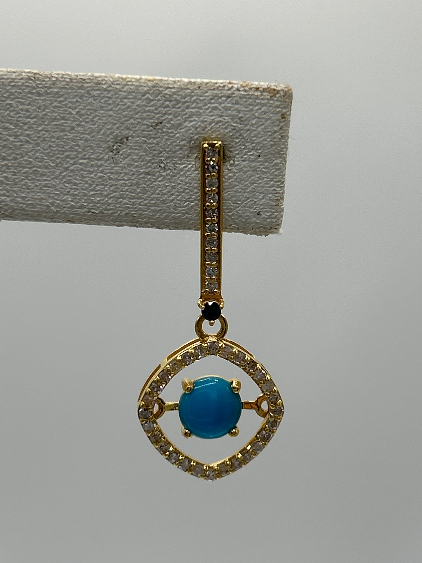 14k Gold Diamond Earring