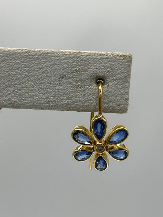 14k Gold Flower Diamond Earring