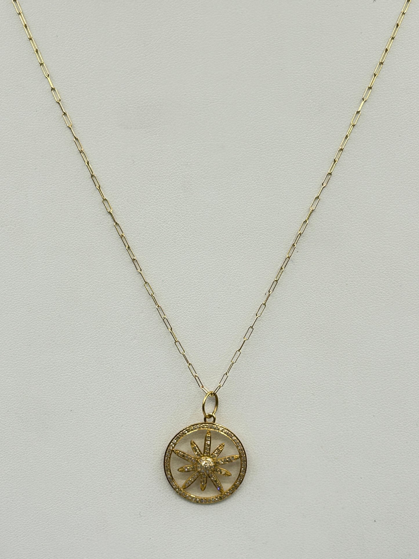 Round Star 14k Solid Gold Diamond Pendants