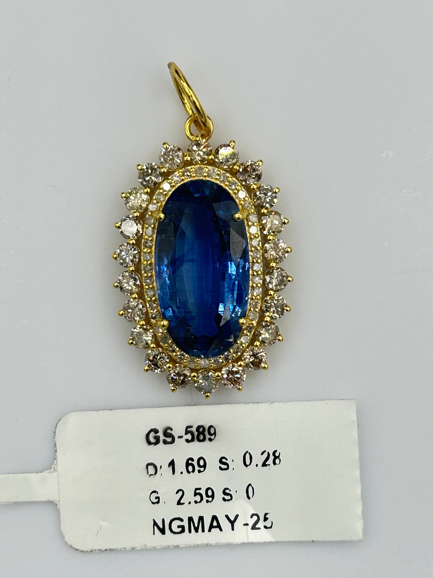 Oval 14k Solid Gold Diamond Pendants With Kyanite Stone
