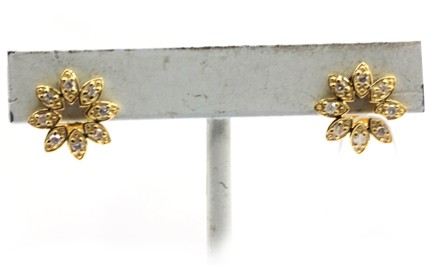 Flower 14k Gold Diamond Stud Earring
