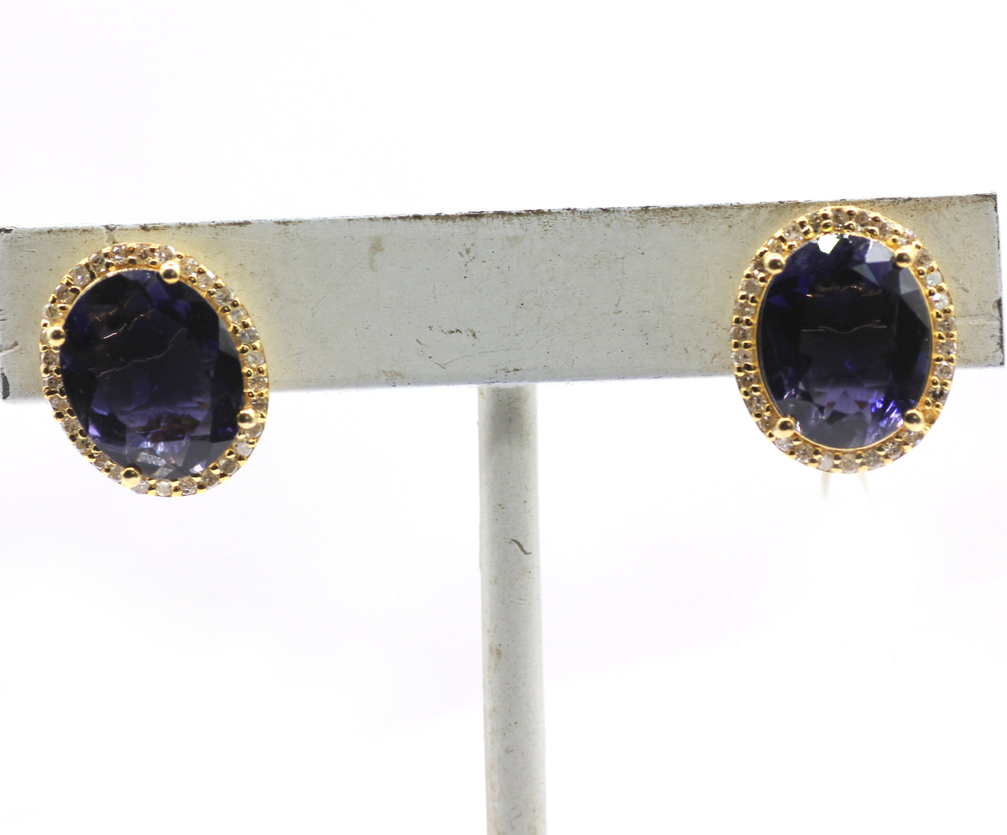 Oval 14k Gold Diamond Stud Earring