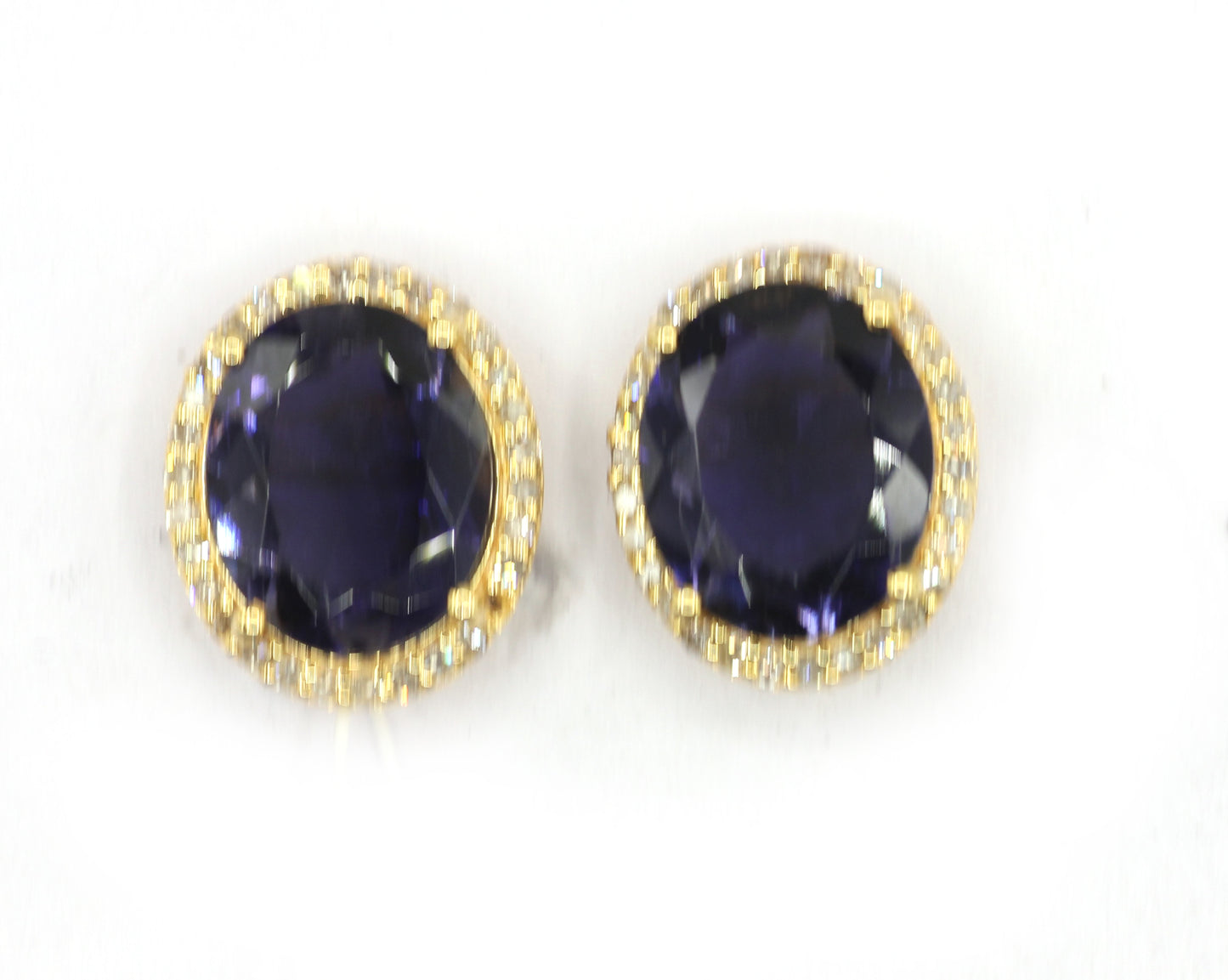 Oval 14k Gold Diamond Stud Earring
