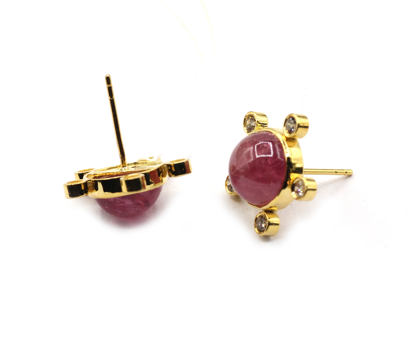 Round 14k Gold Diamond Stud Earring