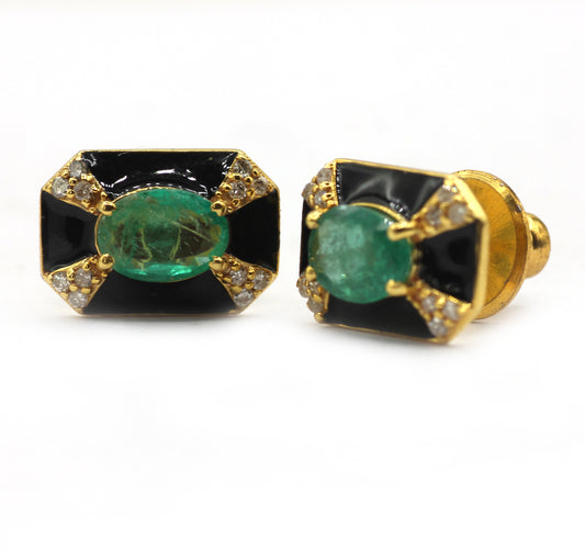 14k Solid Gold Diamond Stud Earring.14k Solid Gold Diamond Earring..