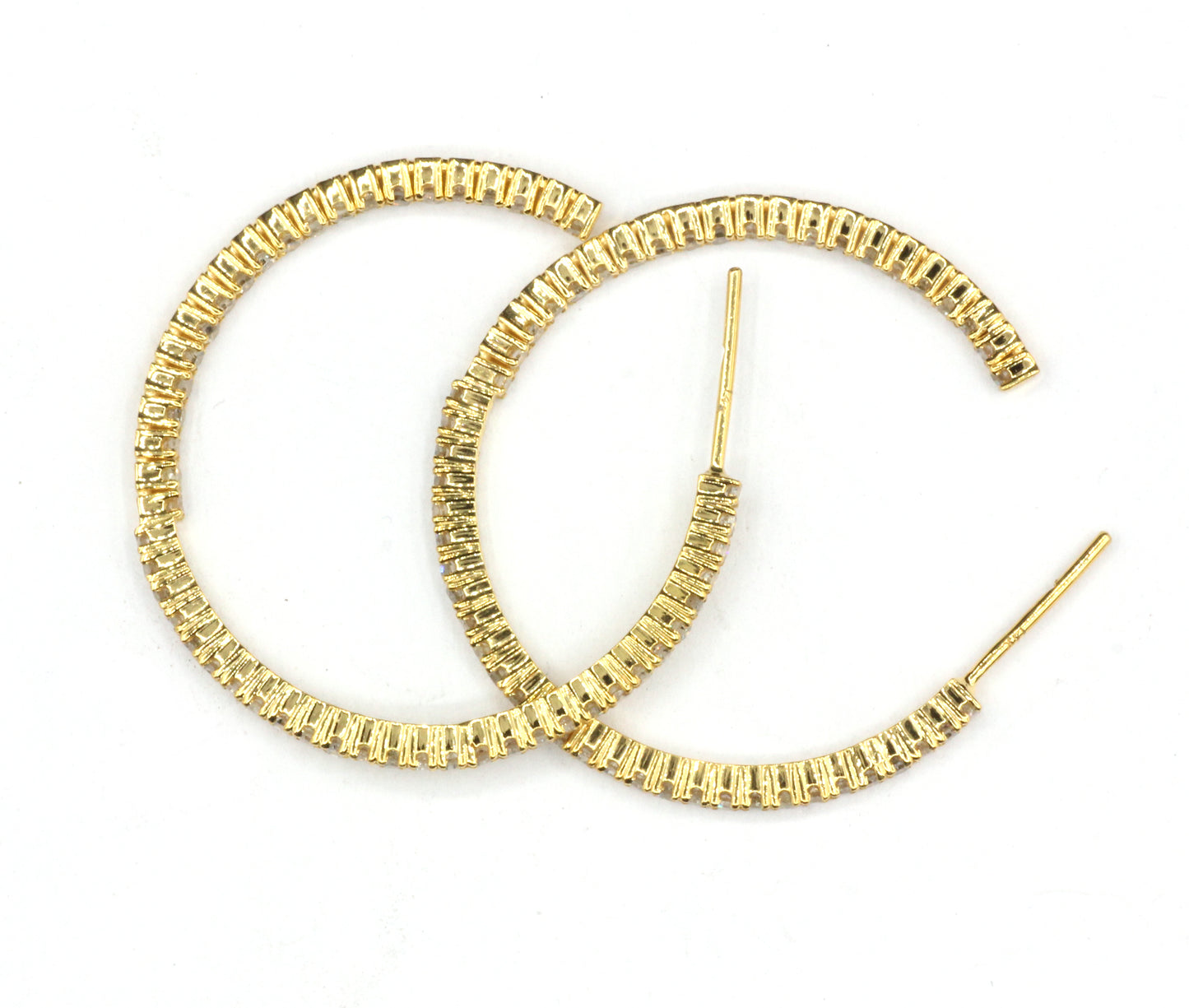 Hoop loop 14k Solid Gold Diamond Earring.14k Solid Gold Diamond Earring..