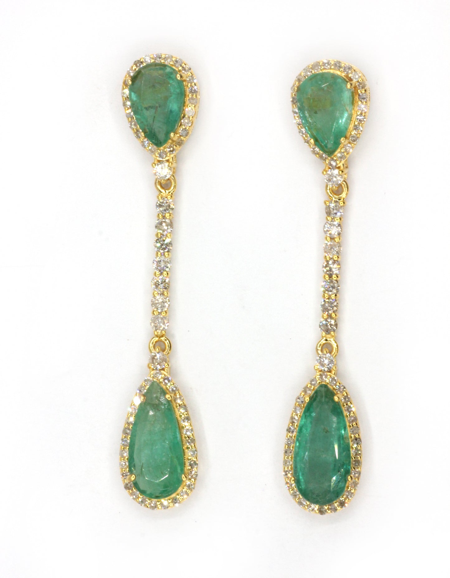 14k Solid Gold Diamond Earring.14k Solid Gold Diamond Earring..