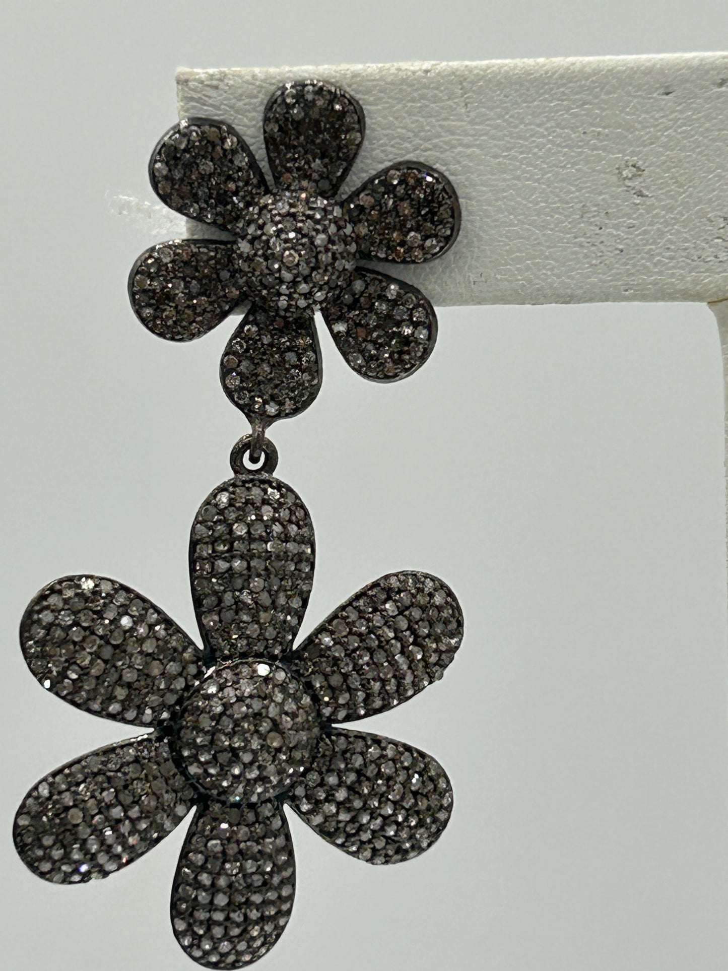 Flower Shape Diamond Earring