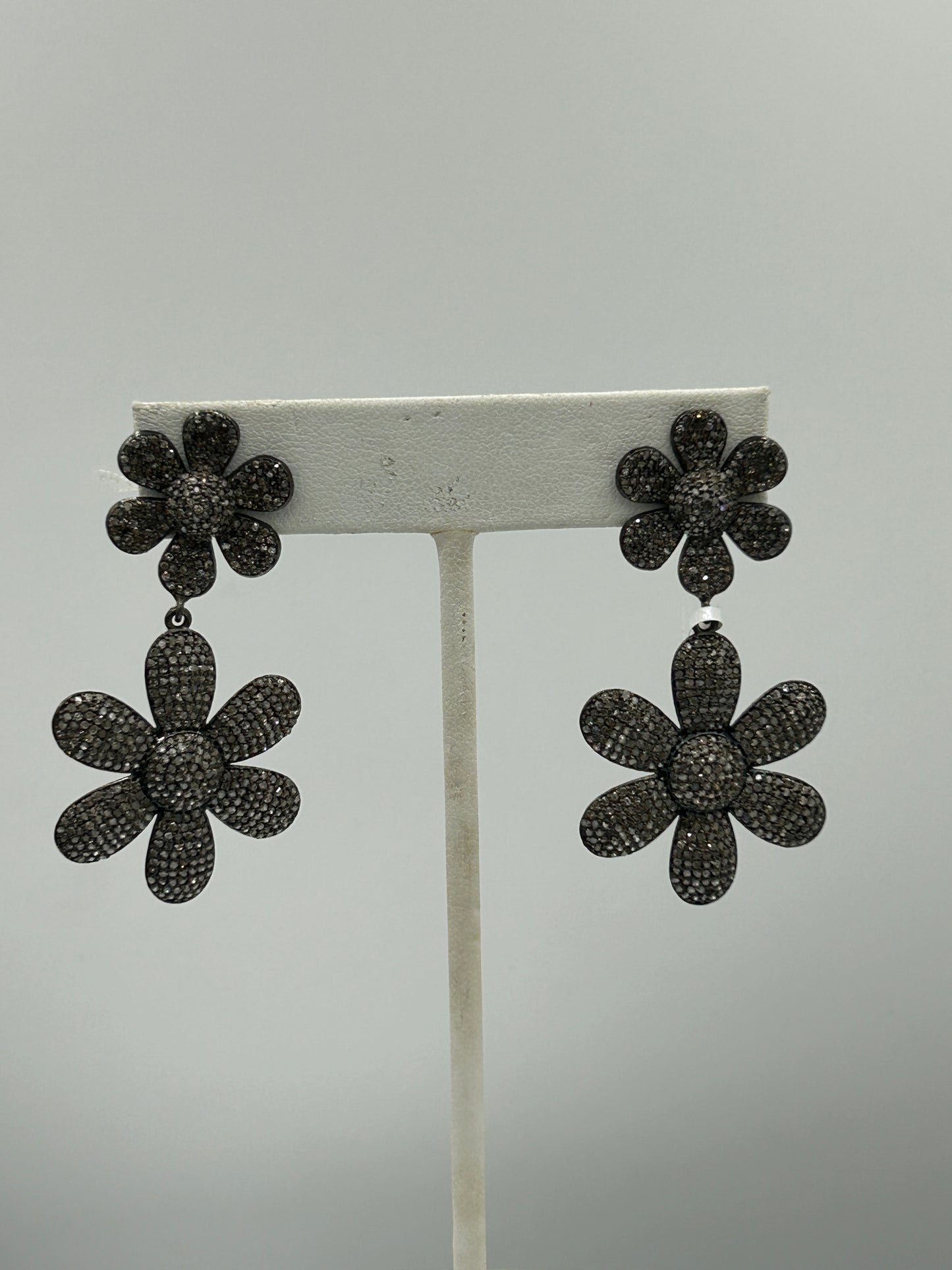 Flower Shape Diamond Earring