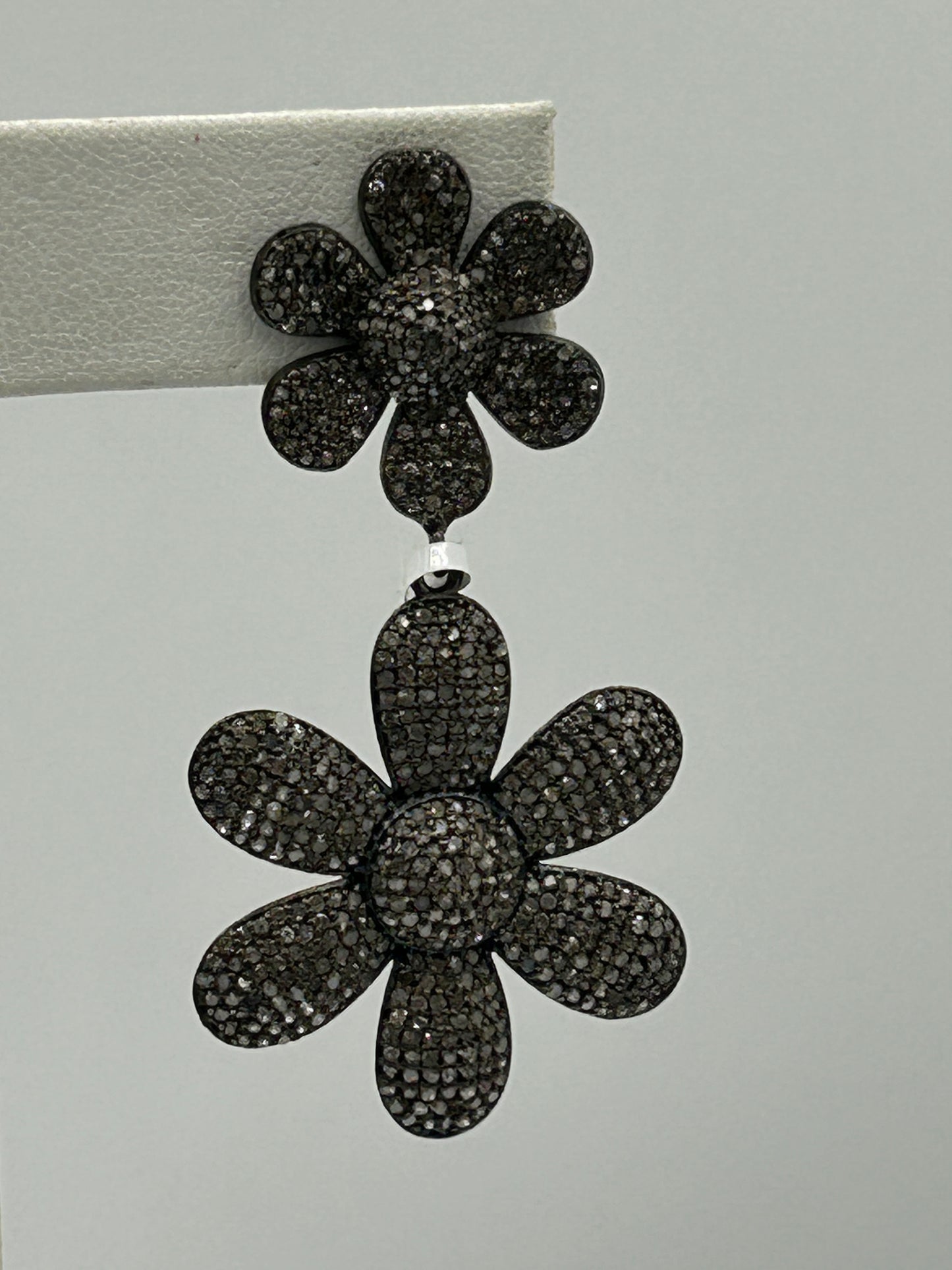 Flower Shape Diamond Earring