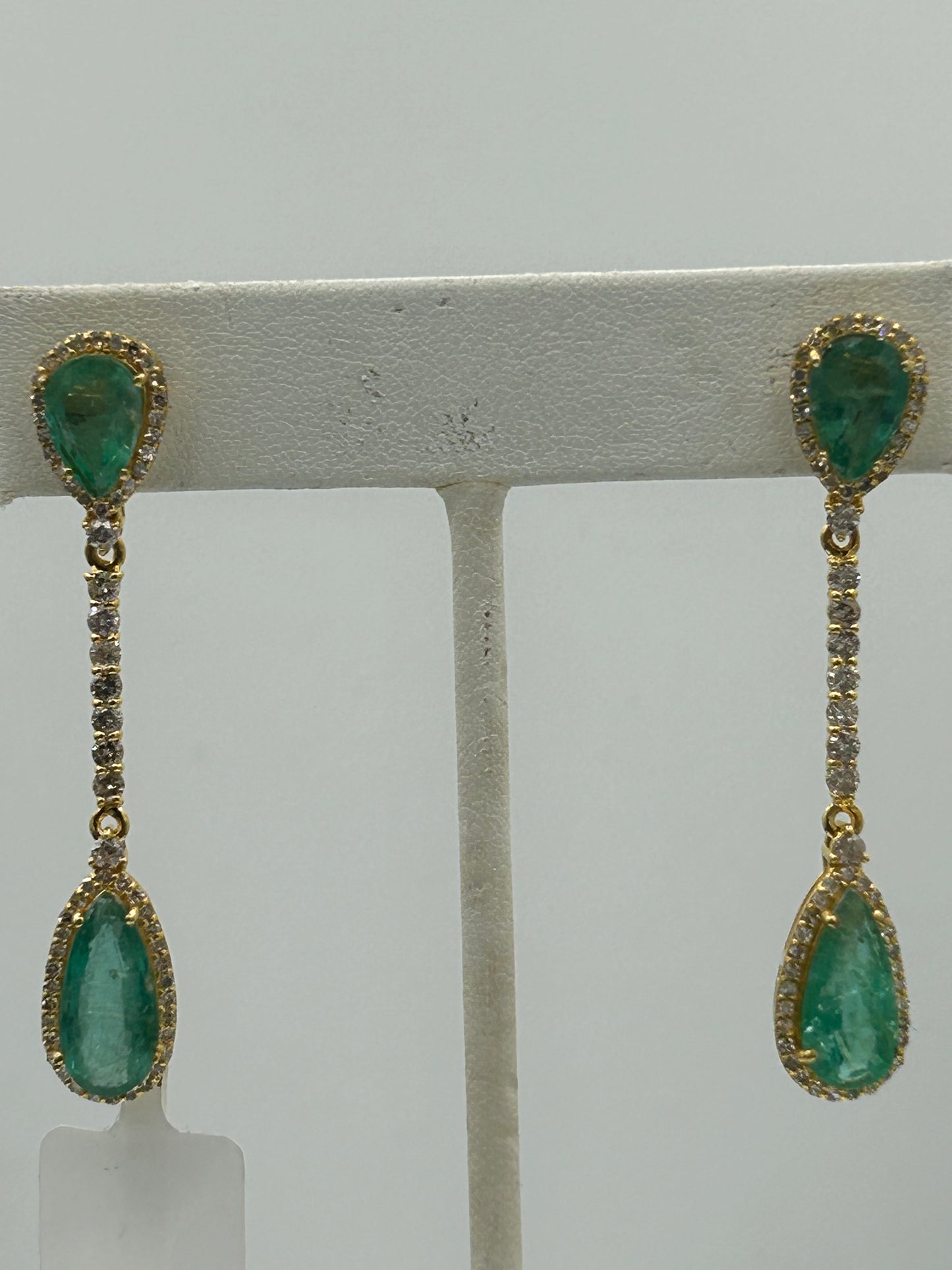 14k Solid Gold Diamond Earring.14k Solid Gold Diamond Earring..