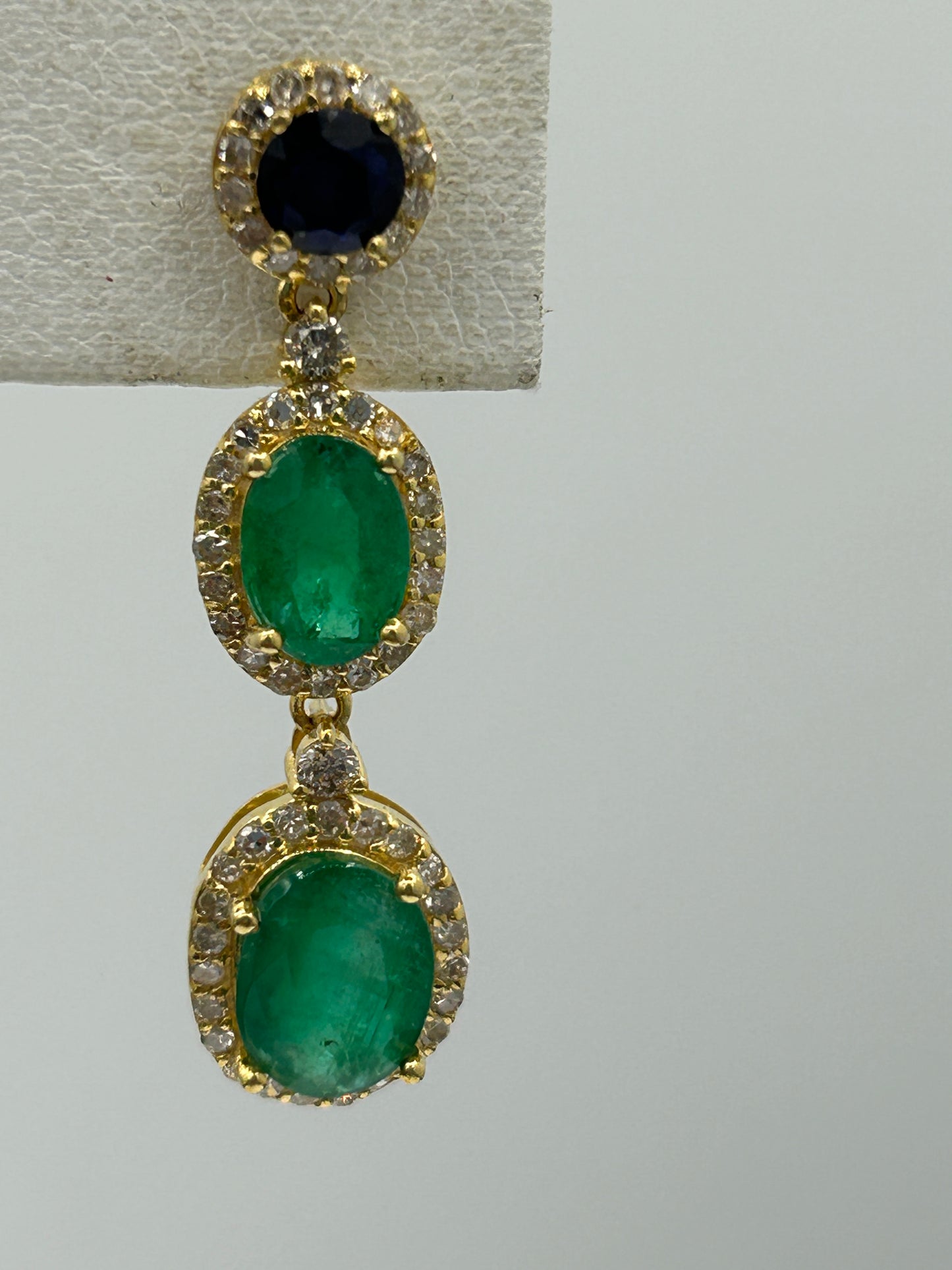 14k Solid Gold Diamond Earring.14k Solid Gold Diamond Earring..