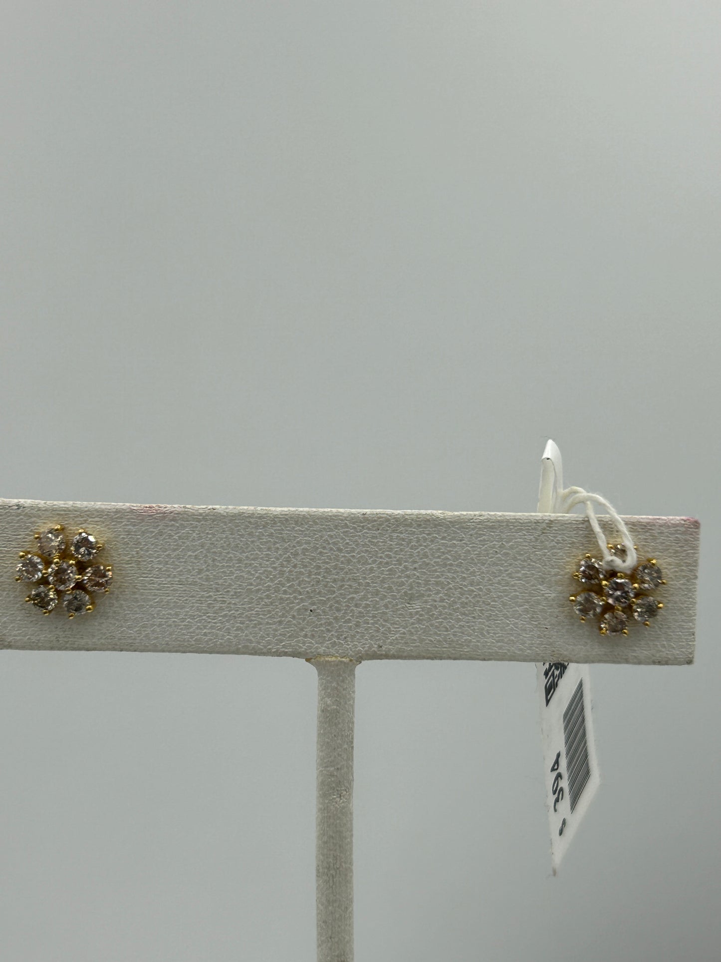 Round 14k Solid Gold Diamond Stud Earring. Genuine handmade pave diamond Earring. 14k Solid Gold Diamond Earring..