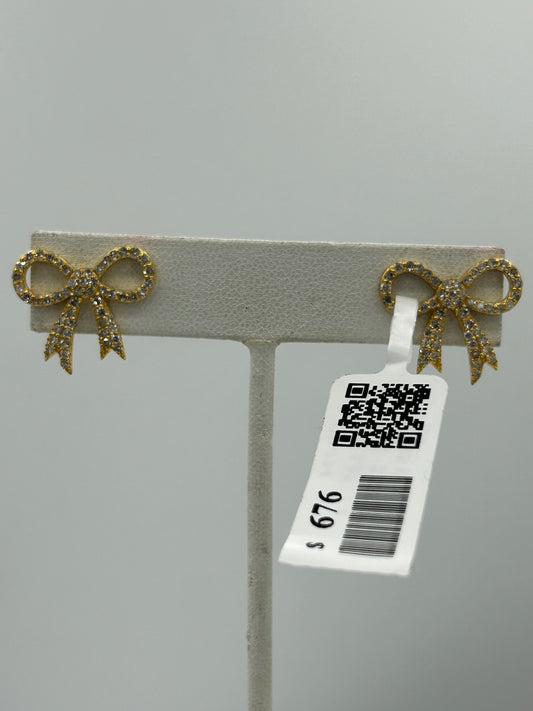 Ribbon 14k Solid Gold Diamond Stud Earring.14k Solid Gold Diamond Earring..