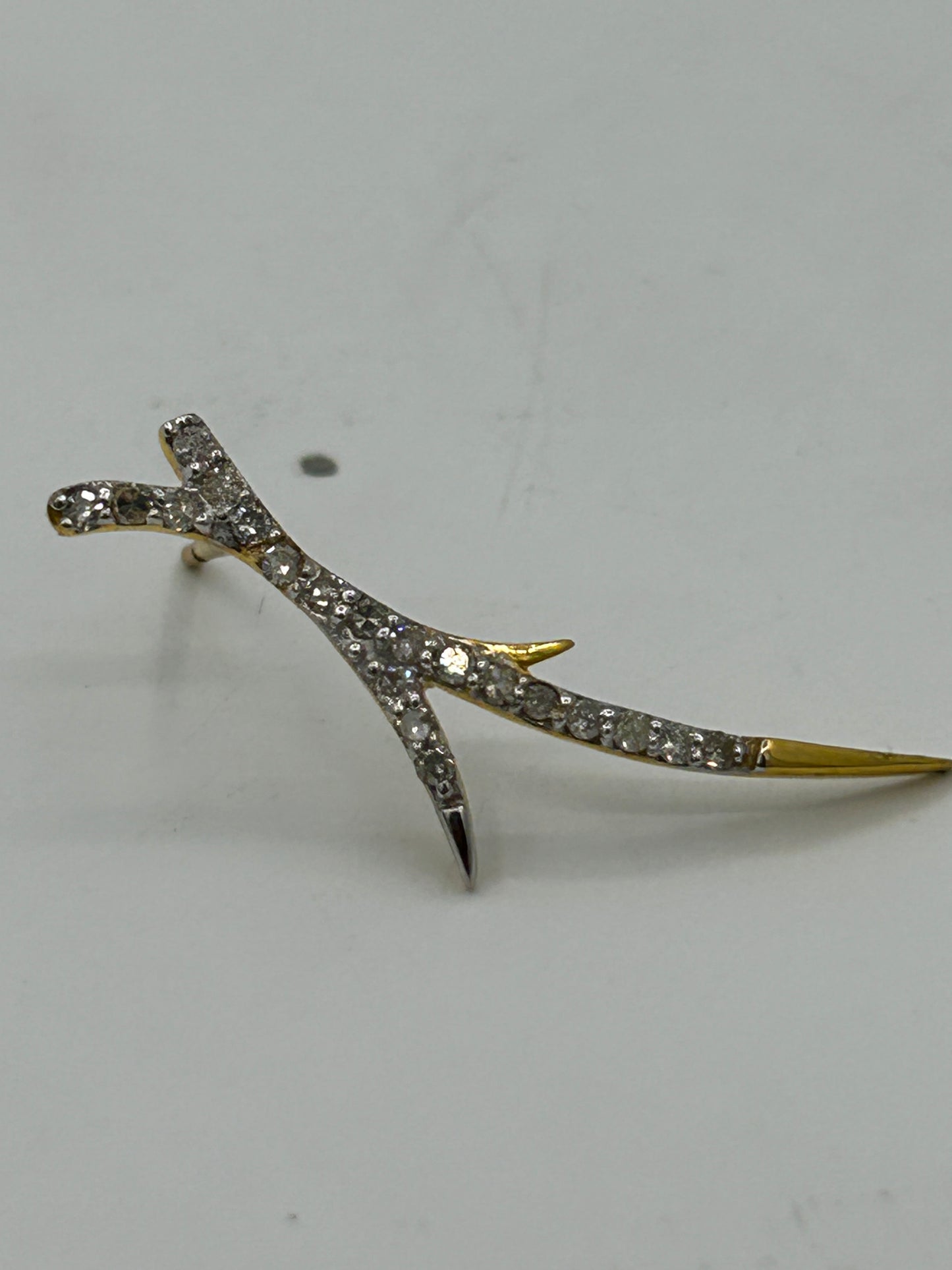 14k Solid Gold Diamond Stud Earring.14k Solid Gold Diamond Earring..