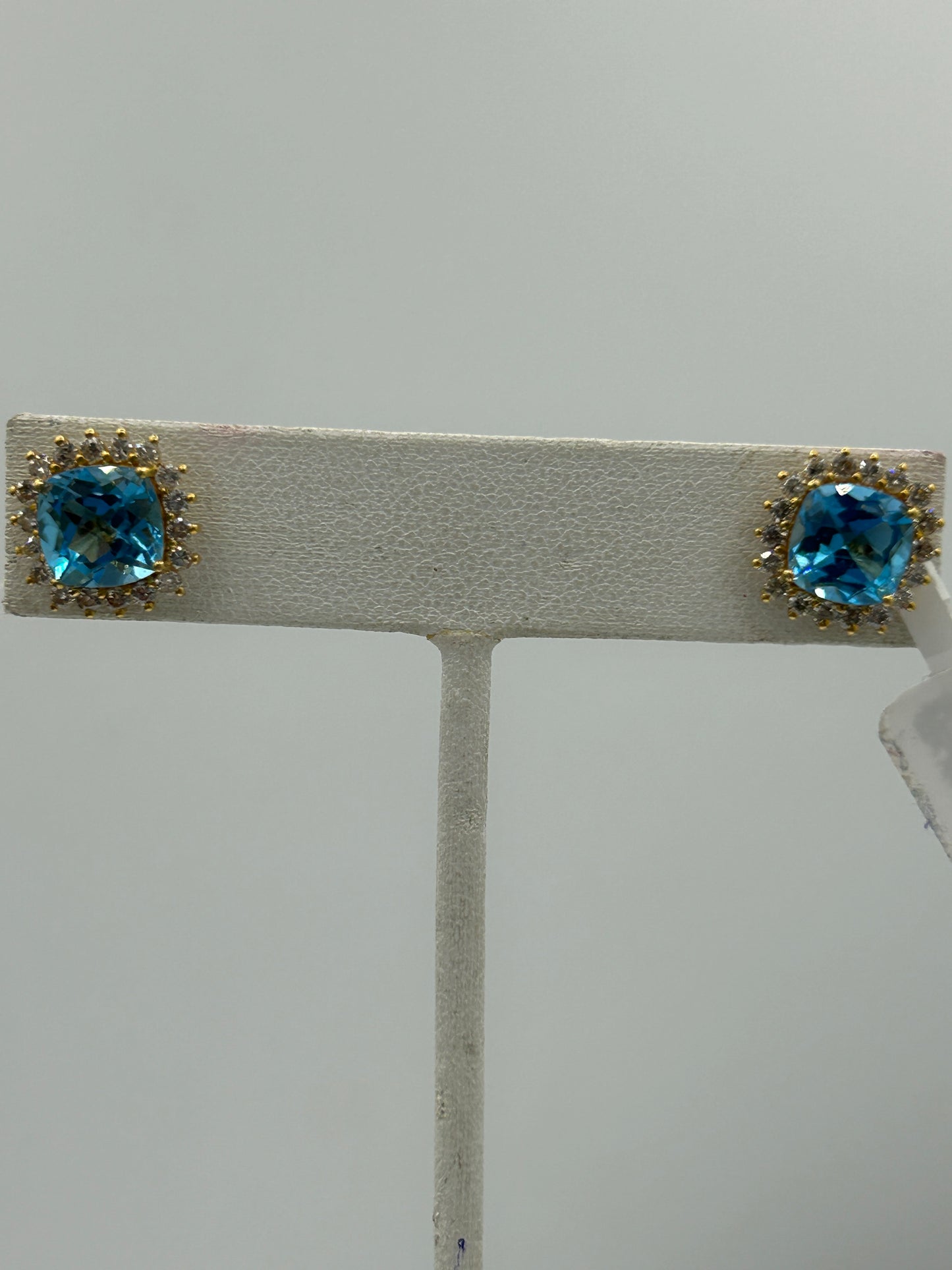 Square 14k Solid Gold Diamond Stud Earring. Genuine handmade pave diamond Earring. 14k Solid Gold Diamond Earring..