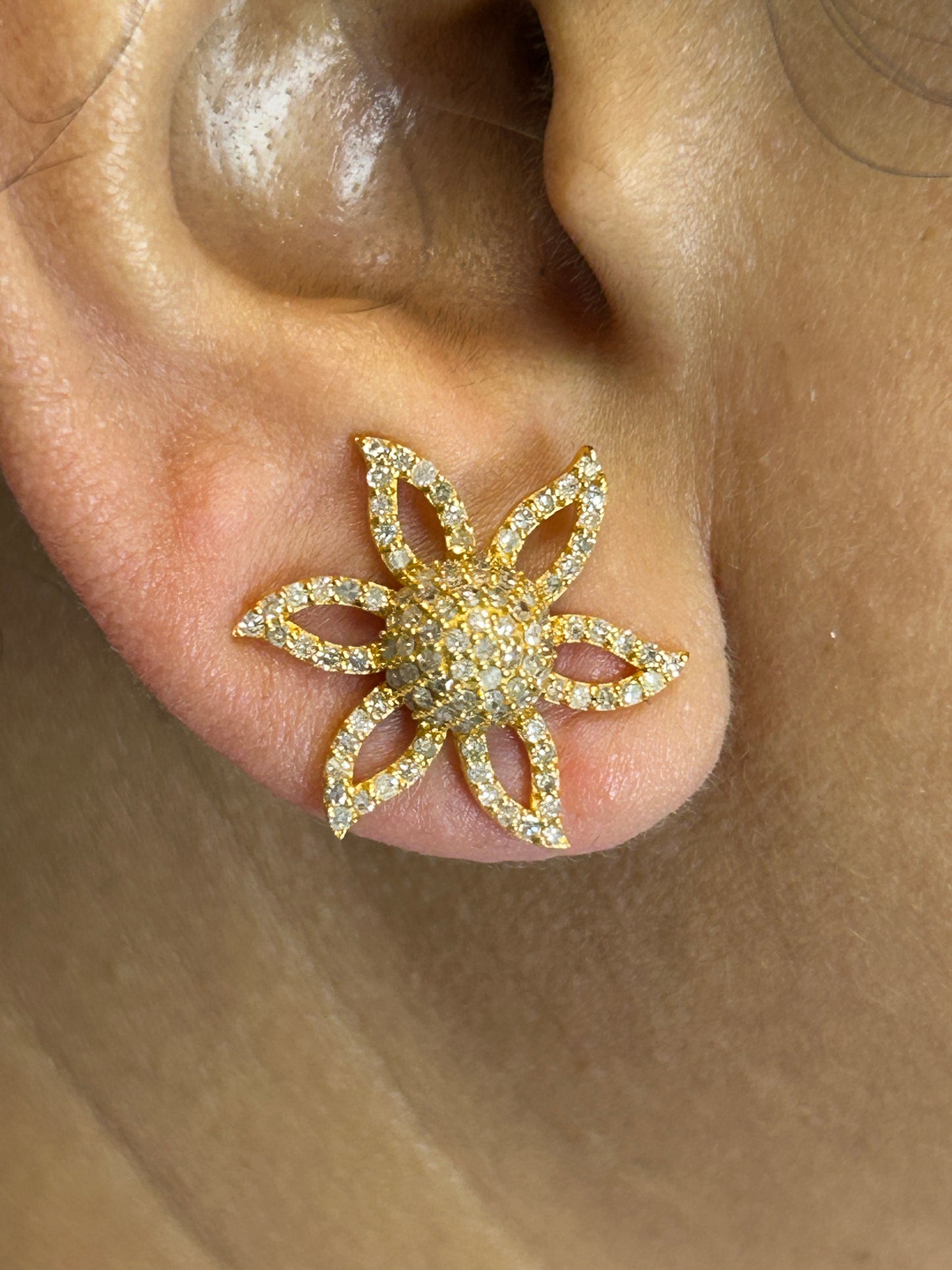 Flower 14k Solid Gold Diamond Stud Earring. Genuine handmade pave diamond Earring. 14k Solid Gold Diamond Earring..