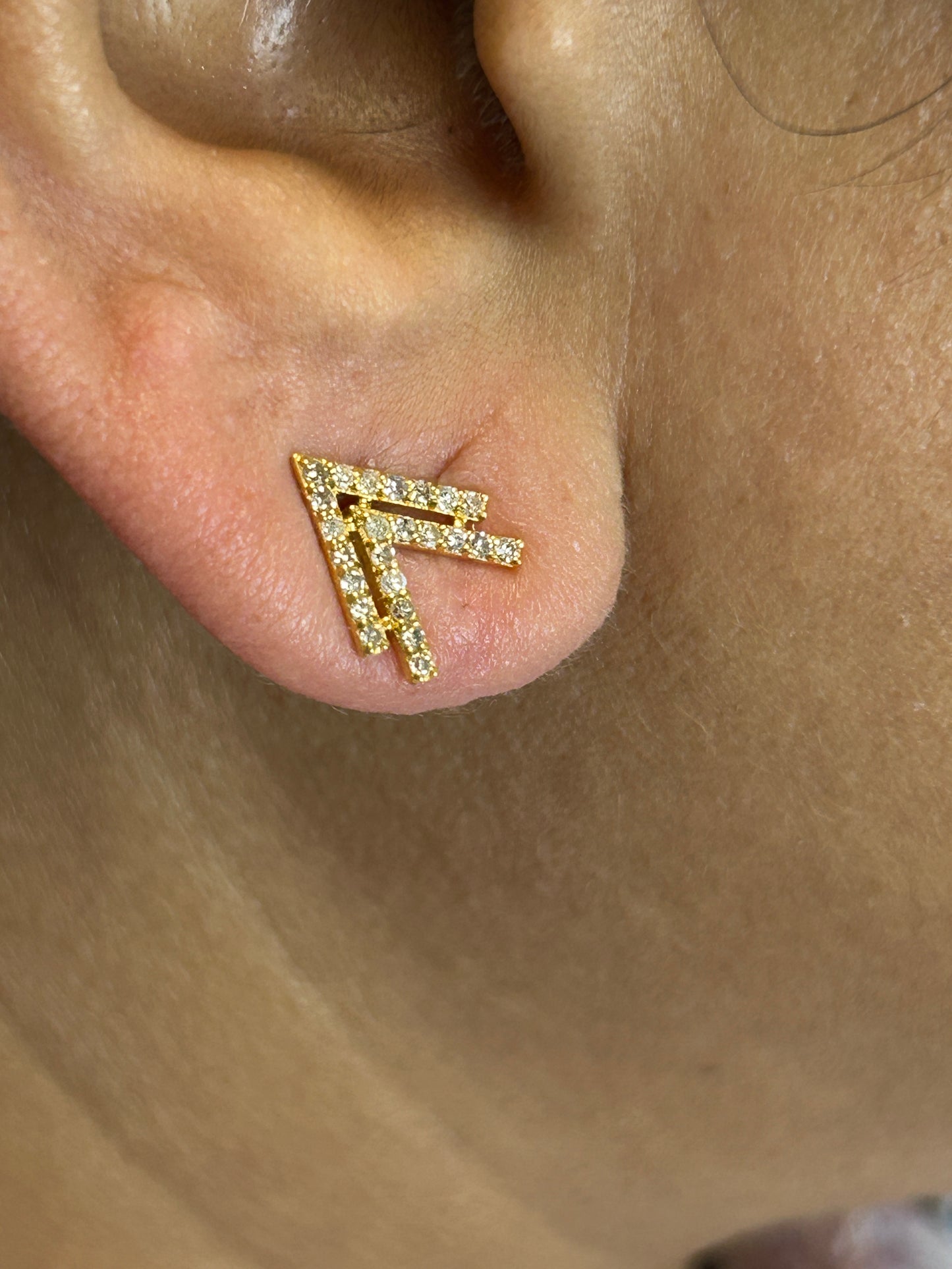 Arrow 14k Solid Gold Diamond Stud Earring. Genuine handmade pave diamond Earring. 14k Solid Gold Diamond Earring..