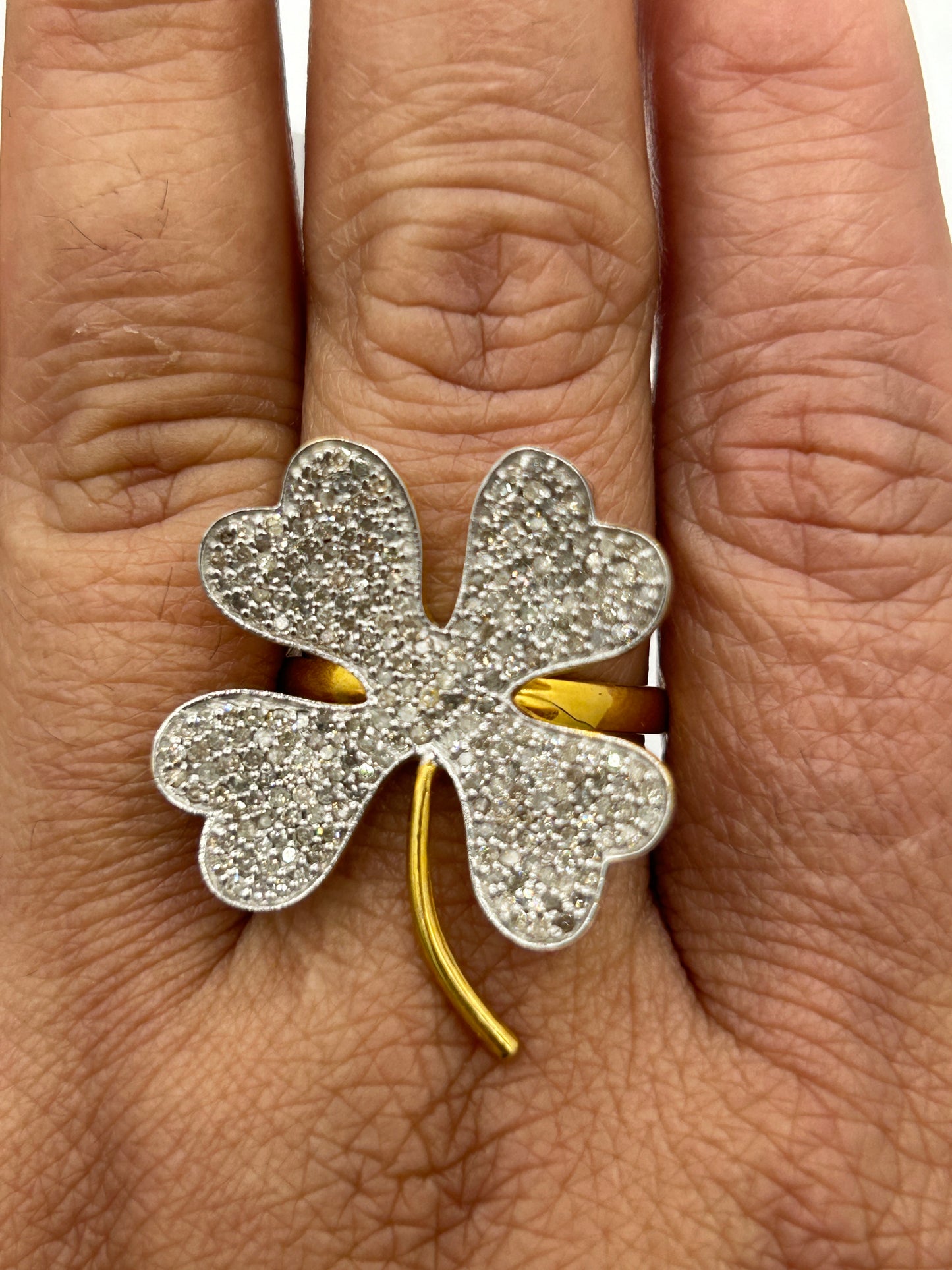 14k Solid Gold Flower Diamond Rings. Genuine handmade pave diamond Rings. Approx Size 1.04 "(26 x 26 mm)