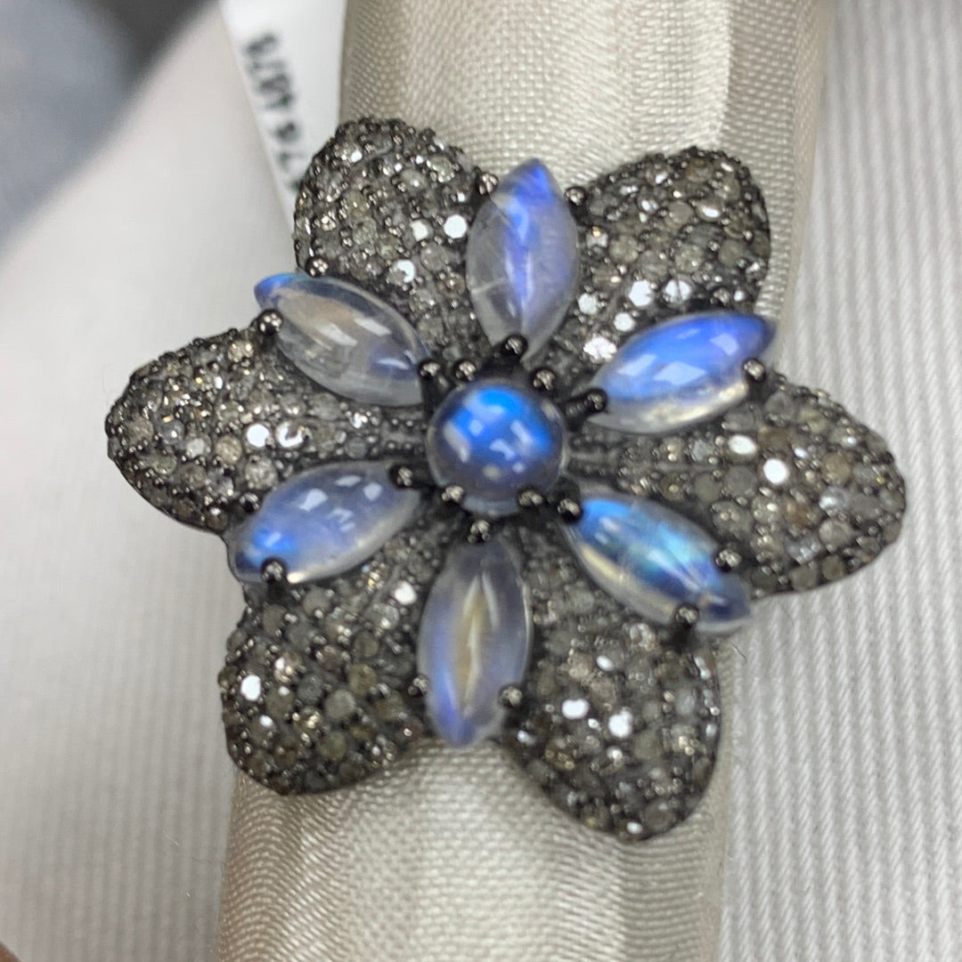Star Pave Diamond Ring