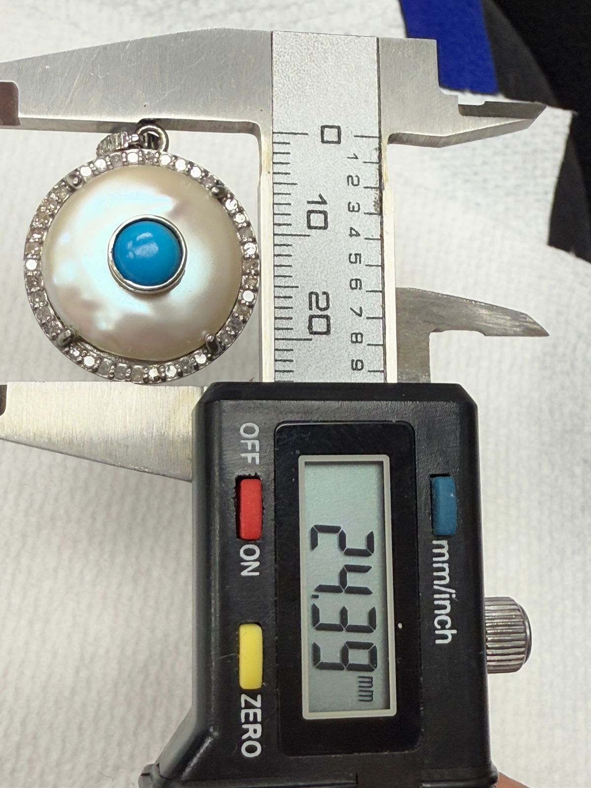 Pearl Circle Turquoise Diamond Pendant