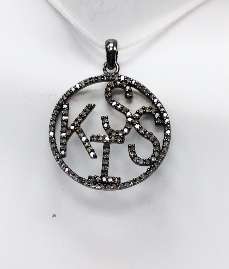 Kiss Diamond Pendant