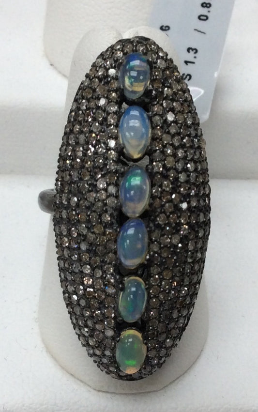 Ring Diamond with Opal