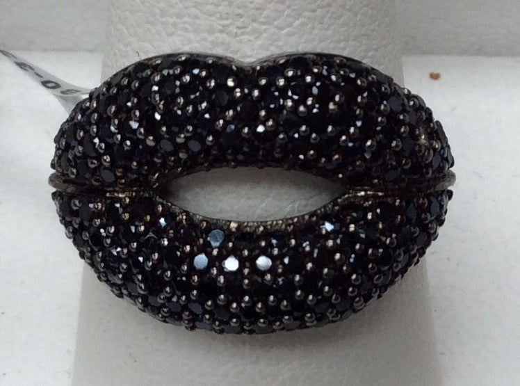 Lips Black Spinel Ring