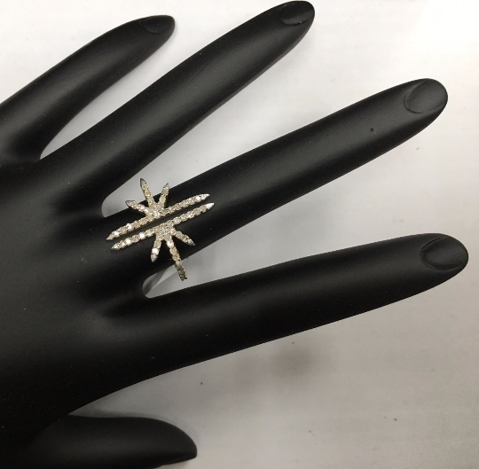 14k Solid Gold Star Diamond Rings. Approx Size 0.80 "(18 x 20 mm)