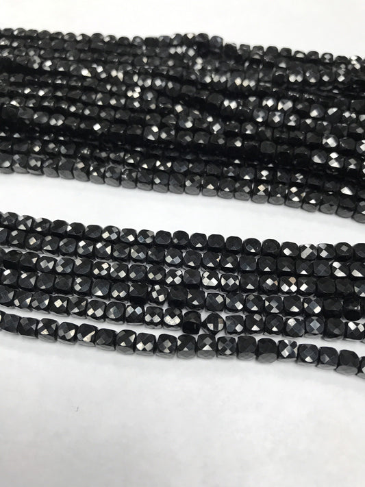 Spinel, Black Spinel beads faceted square, faceted cube
