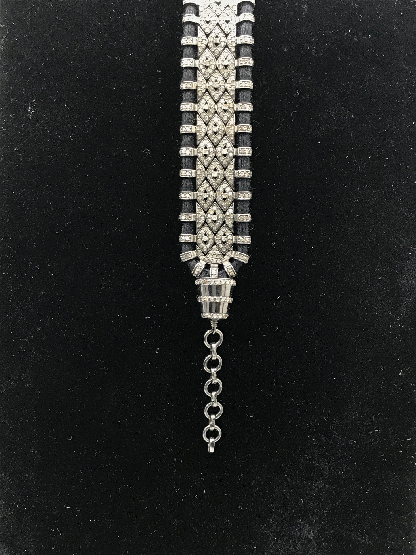 Diamond macrame bracelet