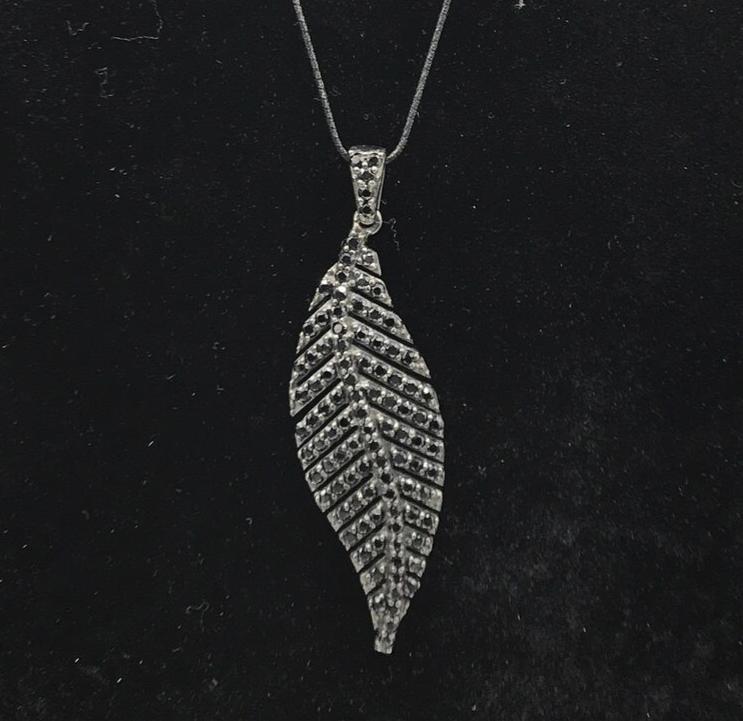 Black Spinel Leaf Pendant
