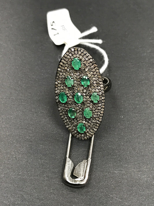 Oval Diamond Ring with Emerald Stone
