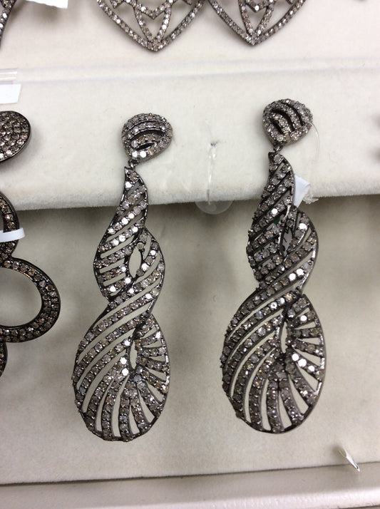 Twisted Shape Diamond Earring