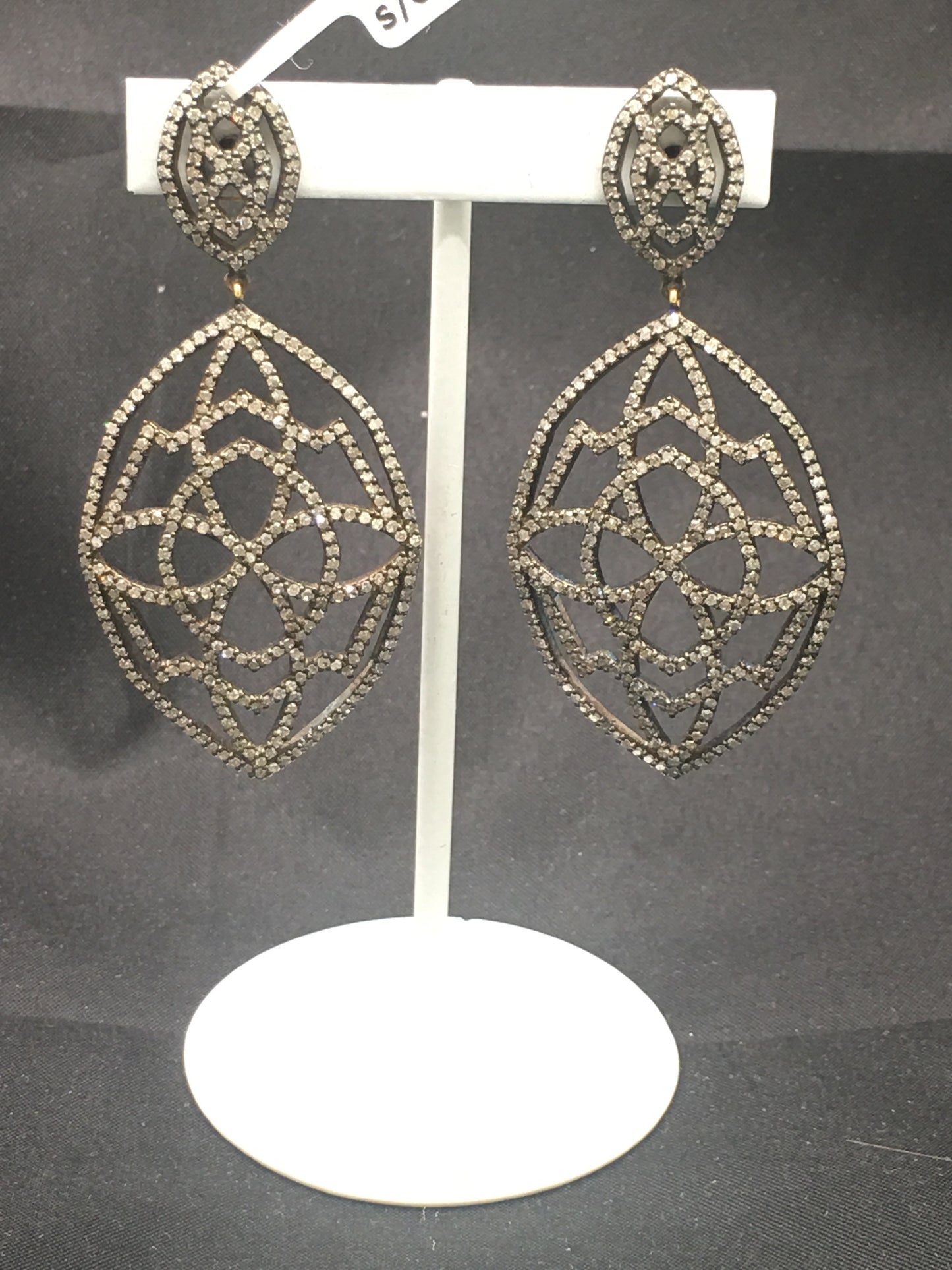 Fancy Oval Shape Diamond Earring