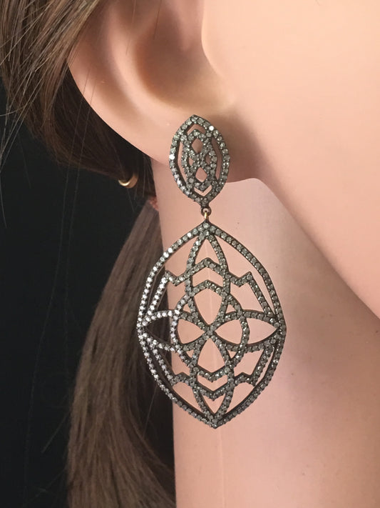 Fancy Oval Shape Diamond Earring