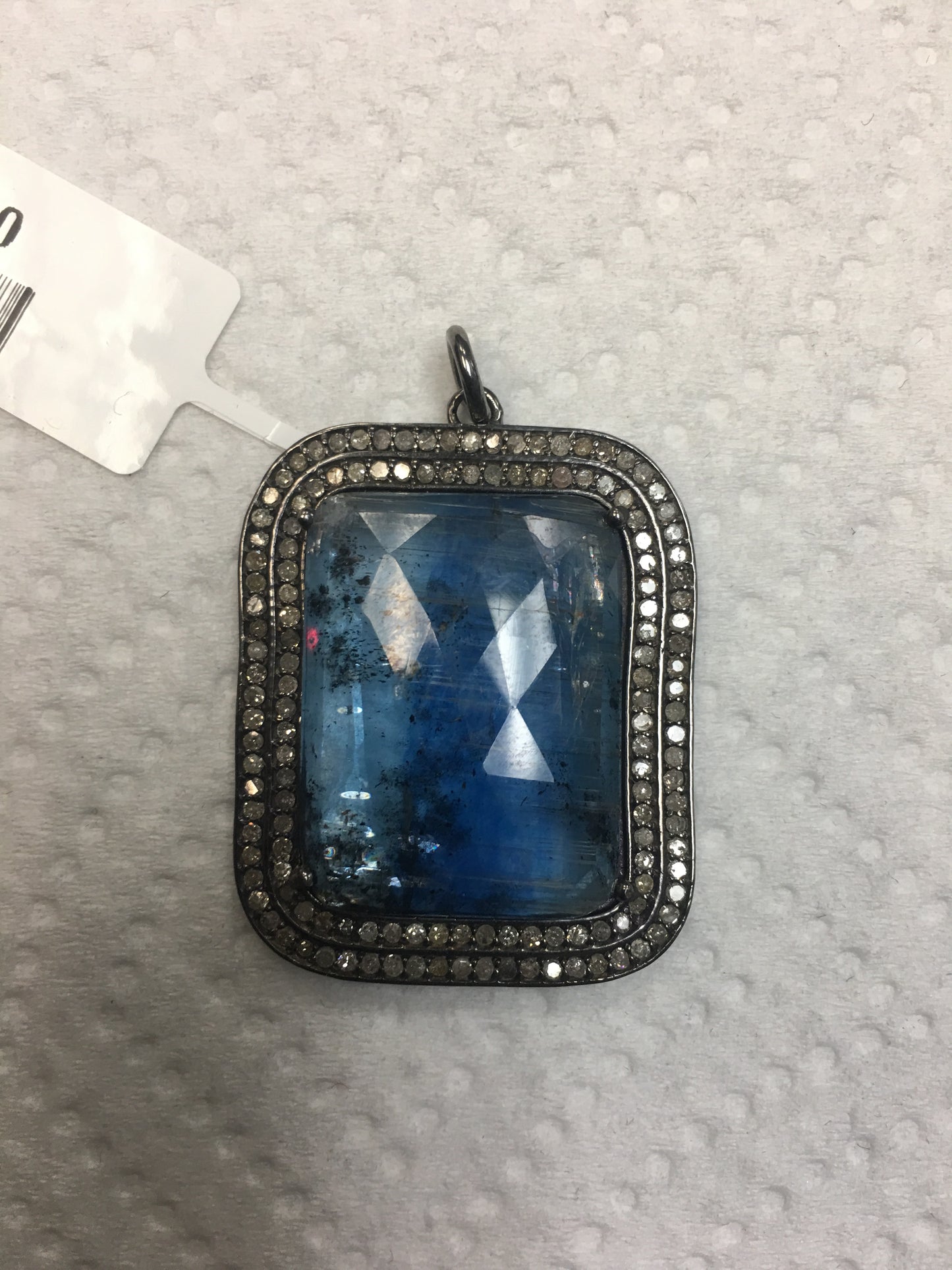 Kynite Diamond Pendant