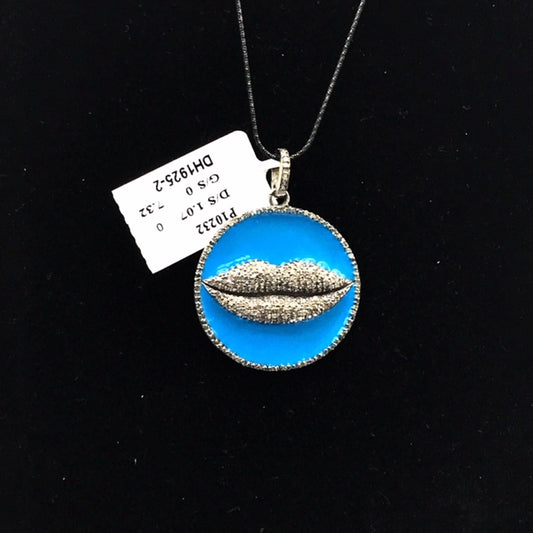 Round Lip Design Diamond Enamel Pendant