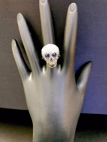 Pave Diamond Skull Ring with Blue Sapphire eye, Skull Ring with Blue Sapphire Eye Pave Diamond Ring, oxidized Silver, Gorgeous Piece aprox 22 x 18mm ( 1.32'')