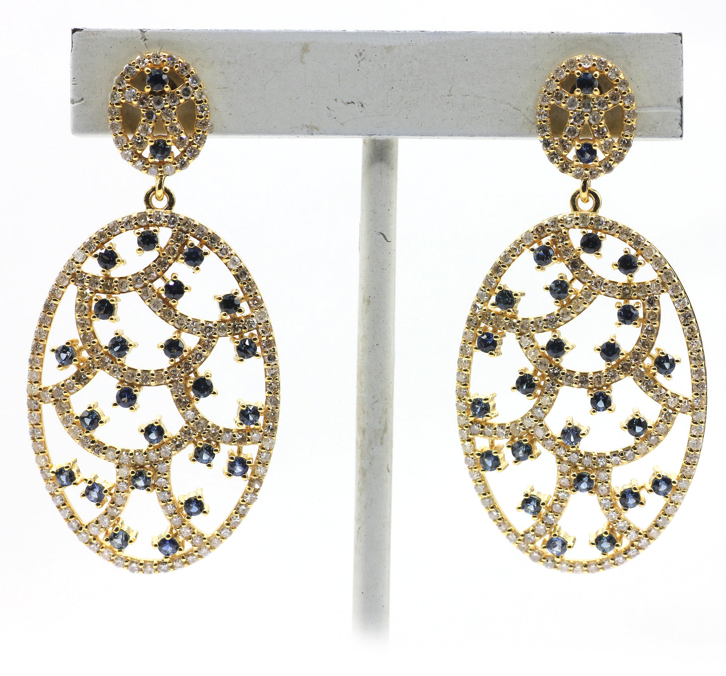 Oval 14k Solid Gold Diamond Earring. Genuine handmade pave diamond Earring. 14k Solid Gold Diamond Earring..