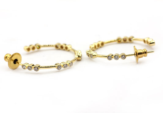 Loop 14k Solid Gold Diamond Earring.14k Solid Gold Diamond Earring..