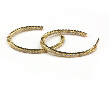 Hoop loop 14k Solid Gold Diamond Earring.14k Solid Gold Diamond Earring..