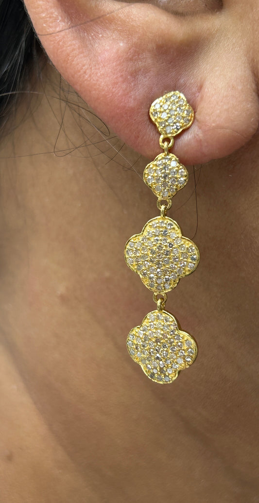 14k Solid Gold Diamond Earring.14k Solid Gold Diamond Earring..
