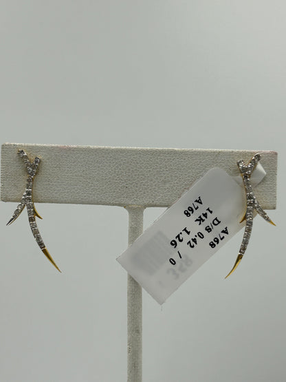 14k Solid Gold Diamond Stud Earring.14k Solid Gold Diamond Earring..