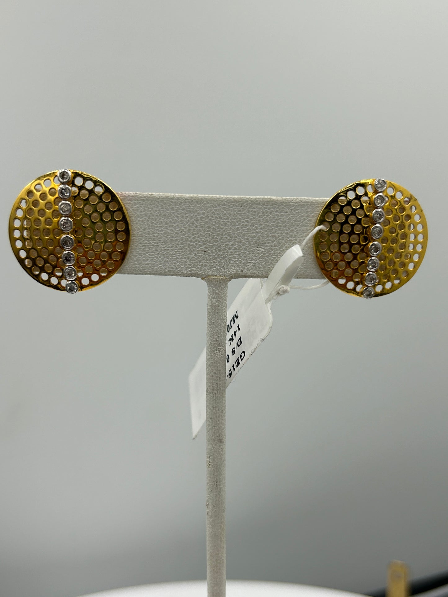 14k Solid Gold Diamond Stud Earring. Genuine handmade pave diamond Earring. 14k Solid Gold Diamond Earring..