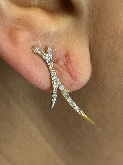 14k Solid Gold Diamond Stud Earring.14k Solid Gold Diamond Earring..