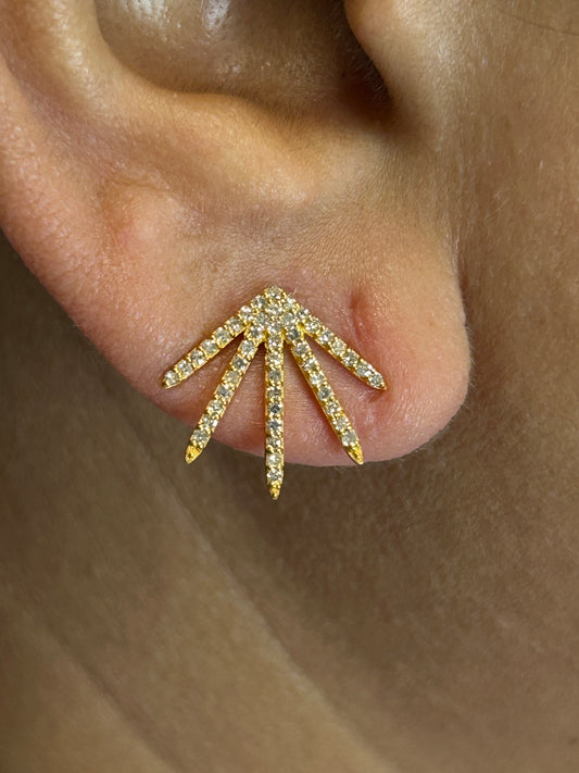 14k Solid Gold Diamond Stud Earring.14k Solid Gold Diamond Earring..