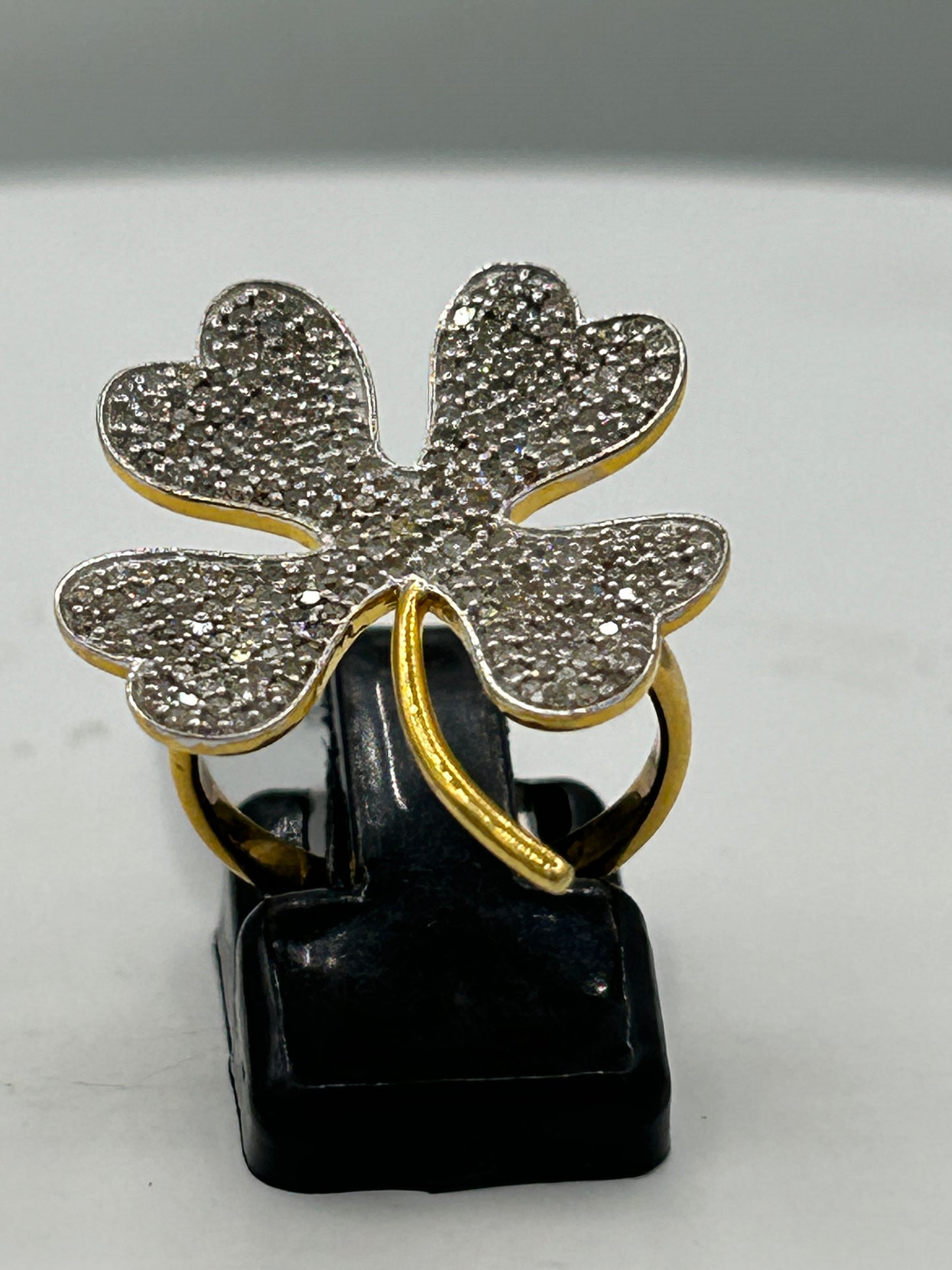 14k Solid Gold Flower Diamond Rings. Genuine handmade pave diamond Rings. Approx Size 1.04 "(26 x 26 mm)