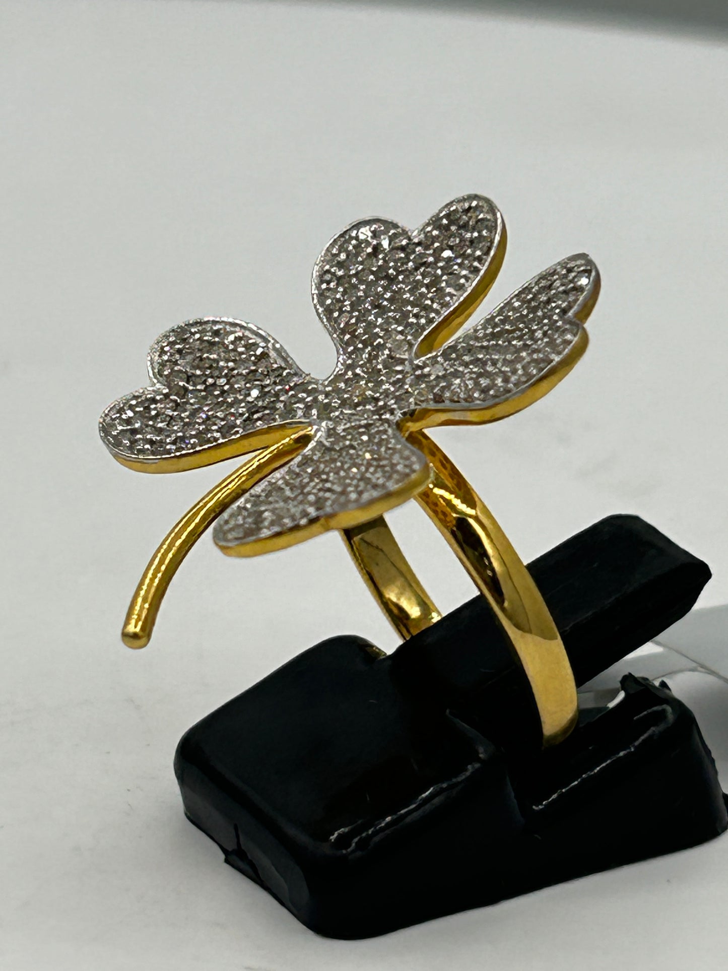 14k Solid Gold Flower Diamond Rings. Genuine handmade pave diamond Rings. Approx Size 1.04 "(26 x 26 mm)