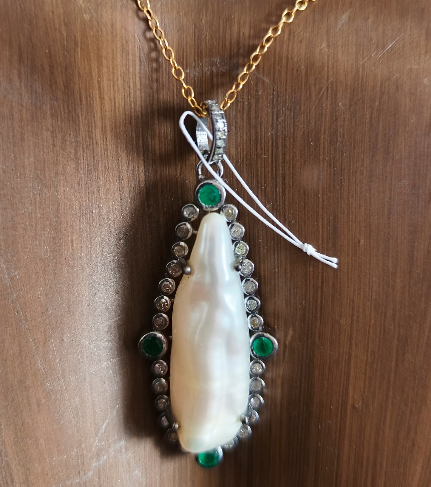 Pearl pendant in 925 silver with diamonds and emeralds